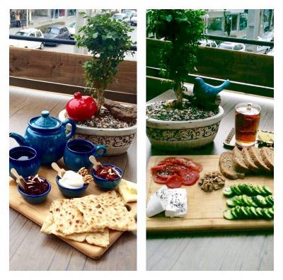 کافه کتاب کاج