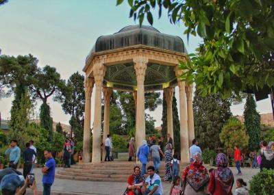 داستان معماری آرامگاه حافظ