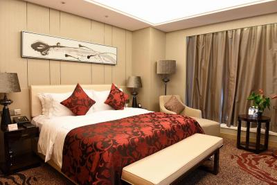 چرا در ایران، گردشگران هتل نمی روند؟