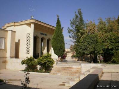 آرامگاه سیبویه