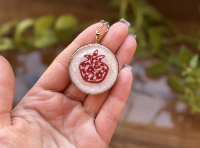 زیورآلات رزینی مانیا