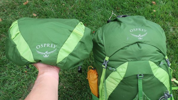 بخش جدا شونده روزانه در کوله پشتی