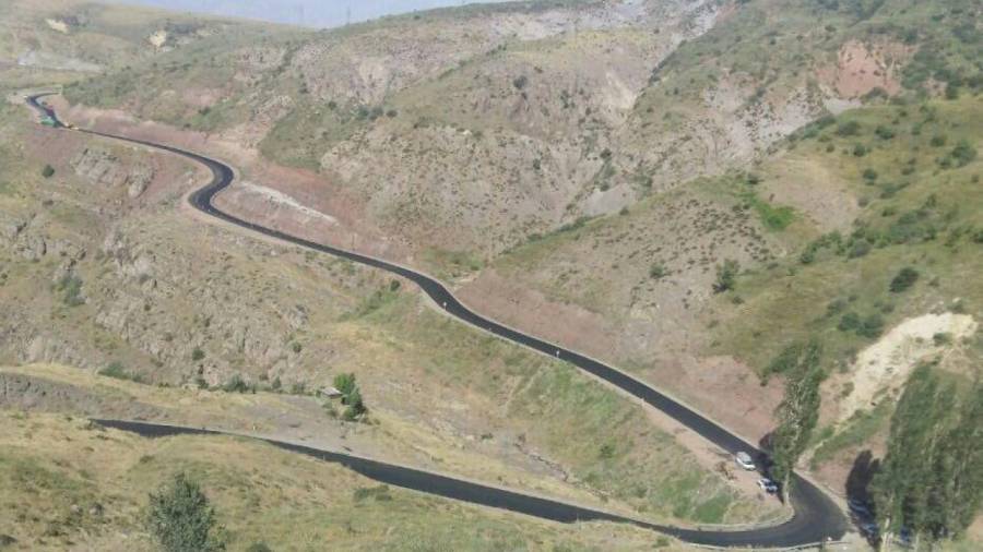 نمایی از جادهی الموت