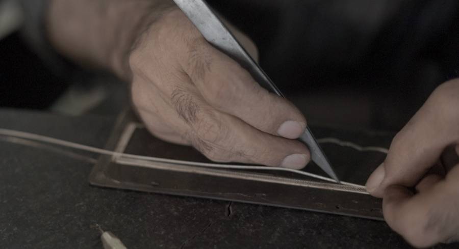 جای گذاری مفتول نقره در موم