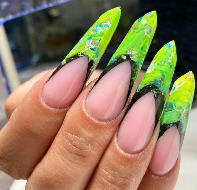 کاشت ناخن و ترمیم ناخن