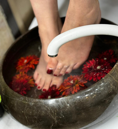 پدیکور و کفسابی پا